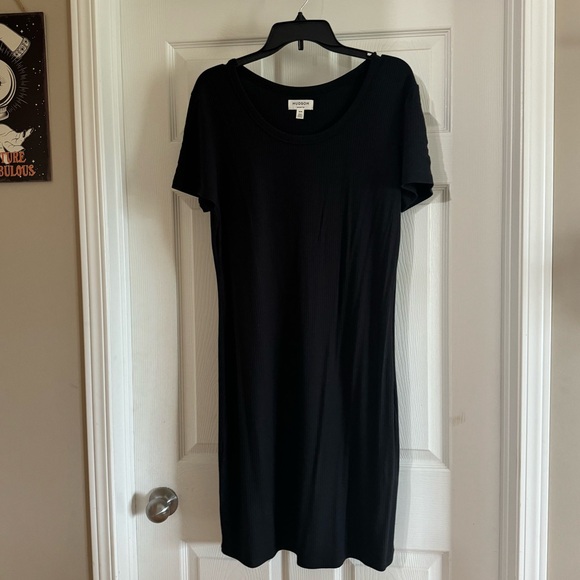 Black ribbed dress size XL from Hudson’s north. - Picture 1 of 3